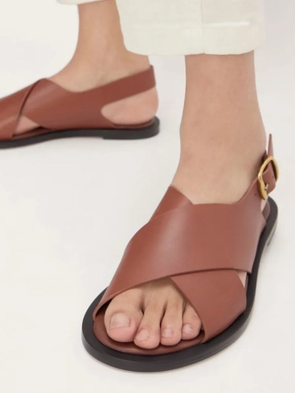 Everlane The City Crossover Sandal in Rum